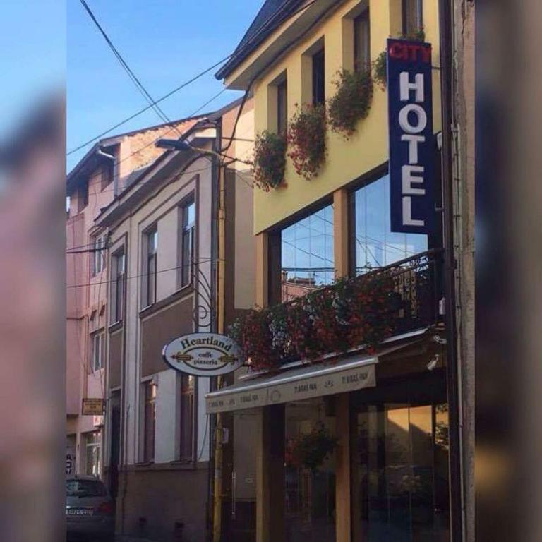 Heartland City B&B トゥズラ エクステリア 写真
