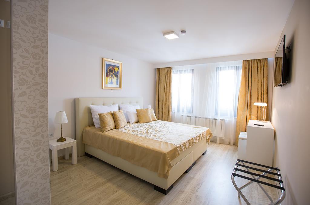 Heartland City B&B トゥズラ エクステリア 写真
