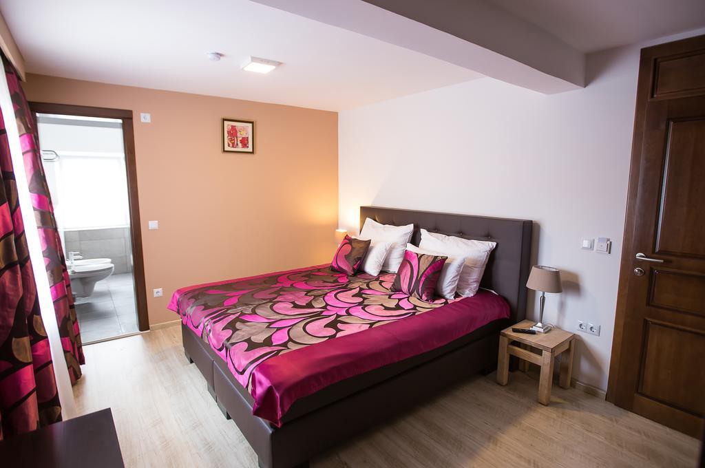 Heartland City B&B トゥズラ エクステリア 写真