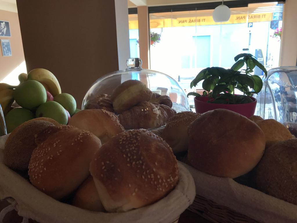 Heartland City B&B トゥズラ エクステリア 写真